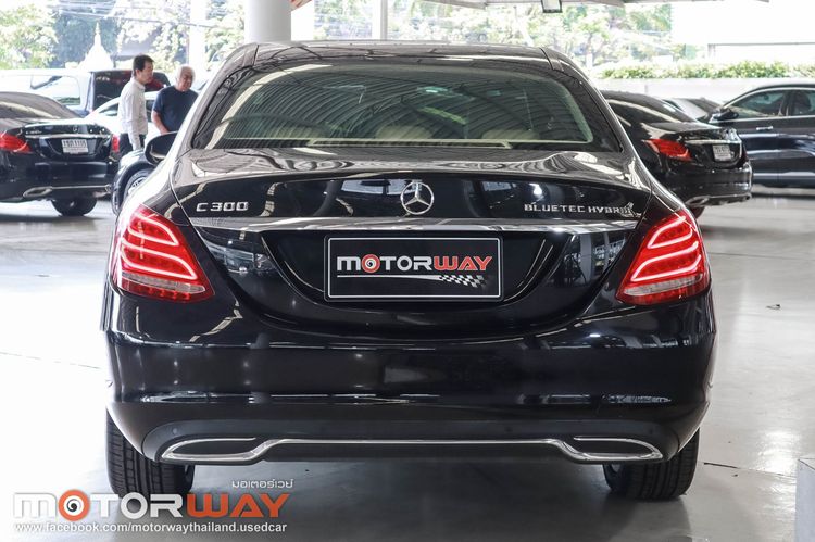 Mercedes-Benz C-Class 2015 C300 Sedan ดีเซล เกียร์อัตโนมัติ ดำ รูปที่ 4
