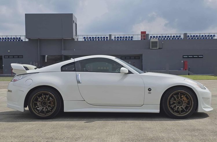 Nissan 350Z 2011 3.5 Z33 Sedan เบนซิน ไม่ติดแก๊ส เกียร์อัตโนมัติ ขาว รูปที่ 4