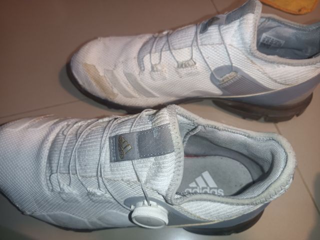 รองเท้าadidas