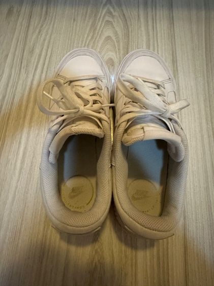 รองเท้า Nike สีขาวมือสองสภาพดี รูปที่ 4