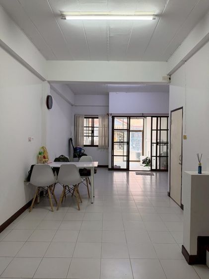 ขายด่วน บ้านเคหะนนทบุรี ห้าแยกปากเกร็ด 2 ชั้น 16 ตรว ใกล้เซ็นทรัลแจ้งวัฒนะ รถไฟฟ้าสายสีชมพู เพียง 1.59 ล้าน