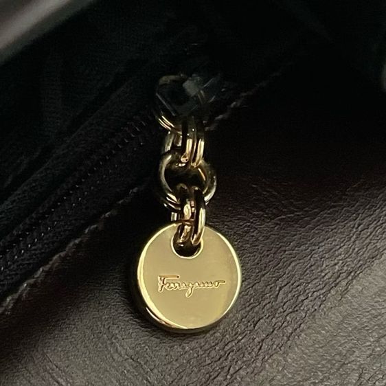 Salvatore Ferragamo Iconic Large Tan Leather Top Handle รูปที่ 7