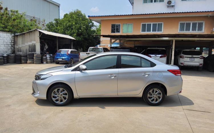Toyota Vios 2020 1.5 Mid Sedan เบนซิน ไม่ติดแก๊ส เกียร์อัตโนมัติ บรอนซ์เงิน รูปที่ 4