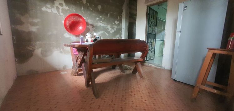 โต๊ะไม้สำหรับทานข้าว รูปที่ 4