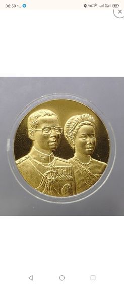 เหรียญพระราชทานพ่อหลวงคู่พระพันปี(เนื้อเงินแท้กะไหล่ทอง พศ.2545) รูปที่ 12