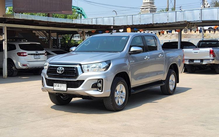 รถ Toyota Hilux Revo 2.4 Prerunner E สี บรอนซ์เงิน