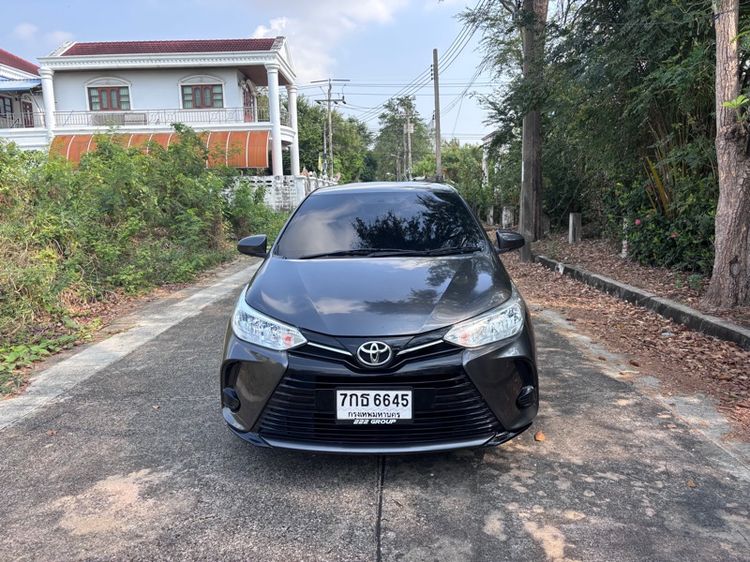 รถ Toyota Yaris ATIV 1.2 J สี เทา