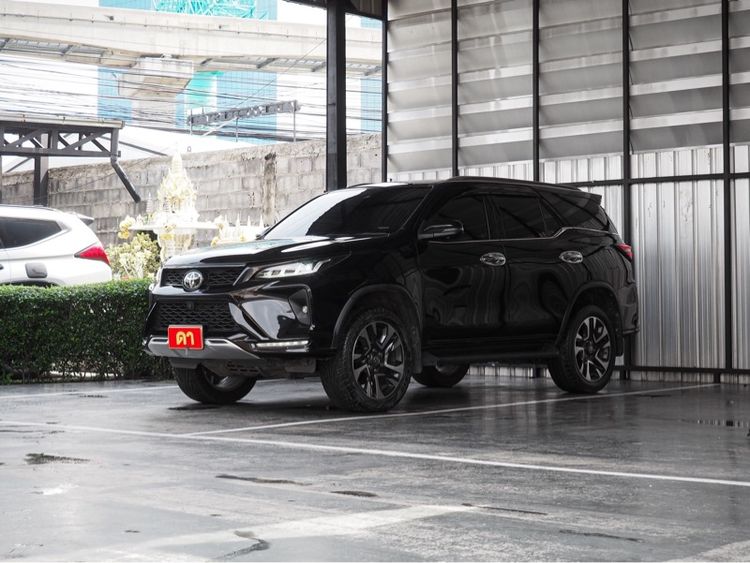 รถ Toyota Fortuner 2.8 Legender 4WD สี ดำ