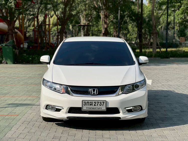 Honda Civic 2013 1.8 E i-VTEC Sedan เบนซิน เกียร์อัตโนมัติ ขาว รูปที่ 2