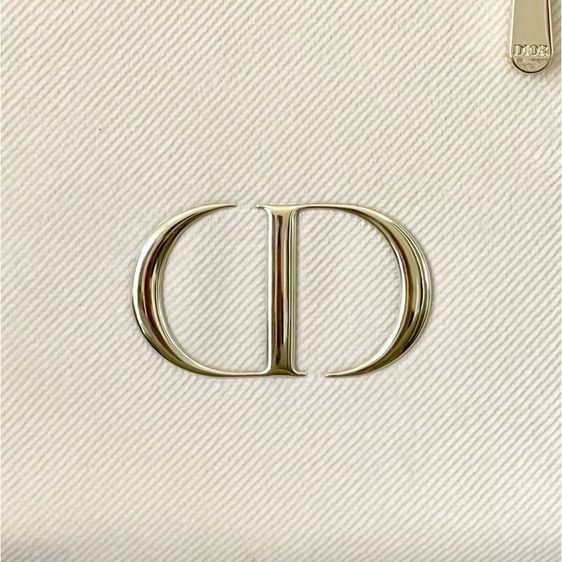 Dior cosmetic bag รูปที่ 2