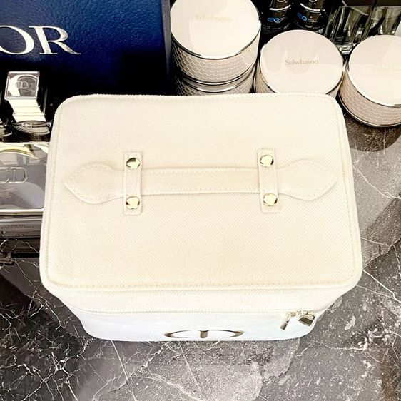 Dior cosmetic bag รูปที่ 6
