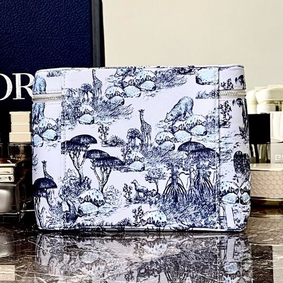 Dior cosmetics bag รูปที่ 4