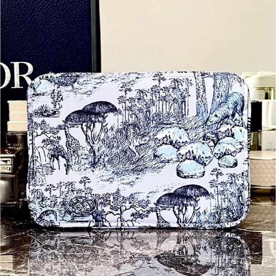 Dior cosmetics bag รูปที่ 5