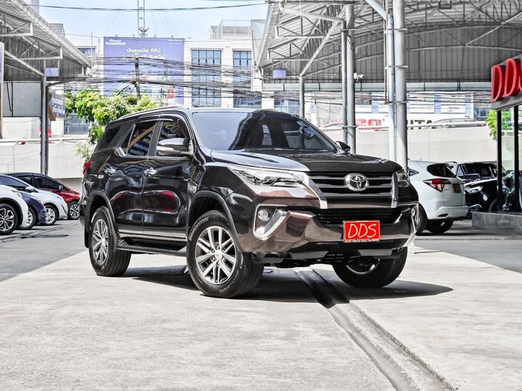 Toyota Fortuner 2016 2.4 V Utility-car ดีเซล เกียร์อัตโนมัติ เทา รูปที่ 4