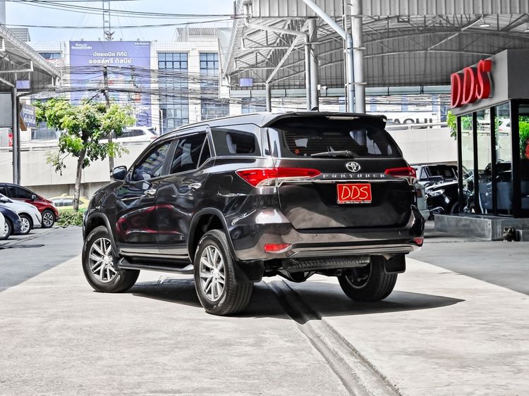 Toyota Fortuner 2016 2.4 V Utility-car ดีเซล เกียร์อัตโนมัติ เทา รูปที่ 3