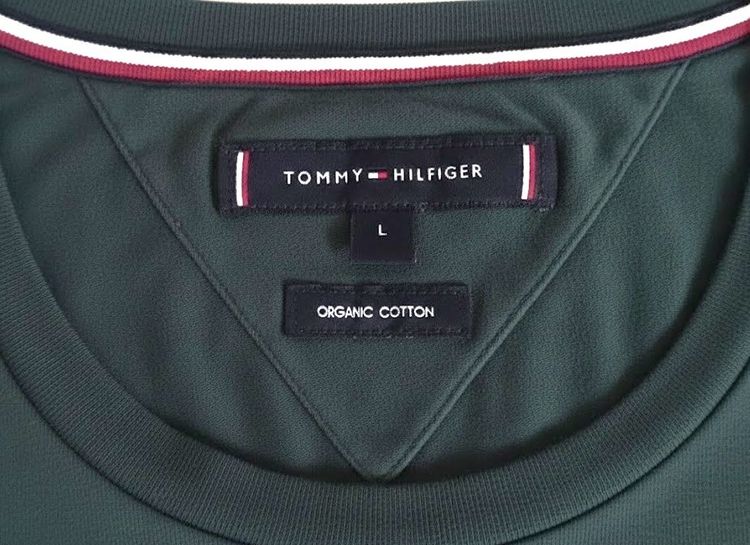 Tommy  Hilfiger  Corp Logo Tee Organic Cotton Slim Fit EST. 1985 รูปที่ 2