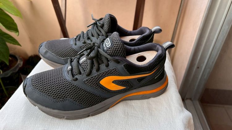 รองเท้าวิ่ง Kalenji รุ่น Run Active (สีดำ-ส้ม) รูปที่ 2