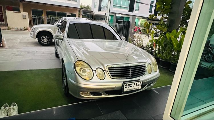 รถ Mercedes-Benz E-Class E220 CDI สี บรอนซ์เงิน