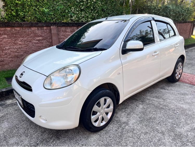 รถ Nissan March 1.2 EL สี ขาว