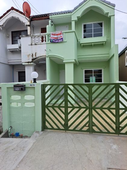ทาวน์เฮ้าส์ หมู่บ้านบางใหญ่ซิตี้ บ้านหลังหัวมุมปากทางเข้าตลาดมิกซ์ ไม่เคยอยู่อาศัยมาก่่ิอน รีโนเวทใหม่ โครงสร้างแข็งแรง ทนทานแผ่นดินไหว ใกล้