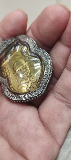 เลี่ยมเงินพร้อมพระ รูปที่ 3