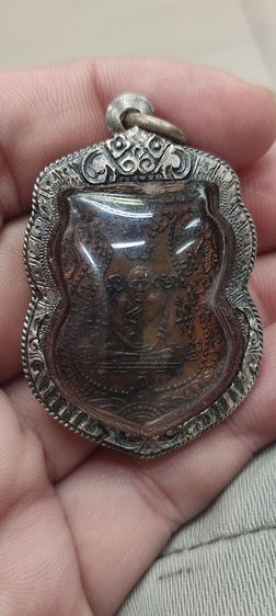 หลวงพ่อกลั่น พร้อมเลี่ยมเงิน