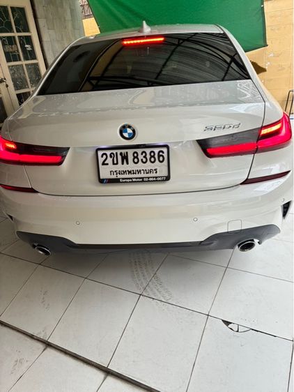 รถ BMW Series 3 320d สี ขาว