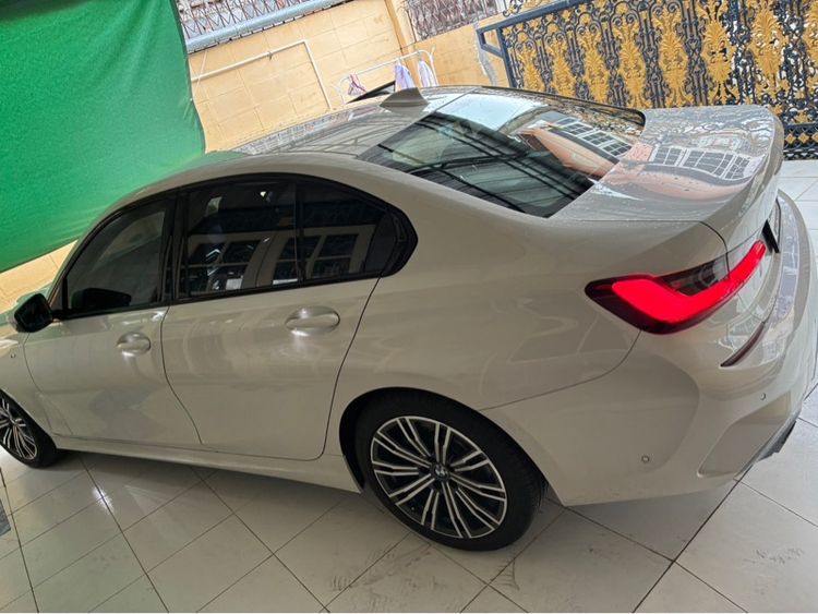 BMW Series 3 2021 320d Sedan ดีเซล ไม่ติดแก๊ส เกียร์อัตโนมัติ ขาว รูปที่ 4