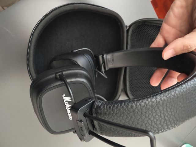 หูฟังแบบครอบ Marshall iv แท้ มือสองสภาพเหมือนใหม่  รูปที่ 5