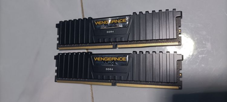 ที่เก็บข้อมูลและเมมโมรี่การ์ด Ram Corsair Vengeance 16GB