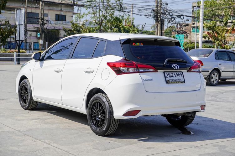 Toyota Yaris 2021 1.2 Entry Sedan เบนซิน ไม่ติดแก๊ส เกียร์อัตโนมัติ ขาว รูปที่ 4