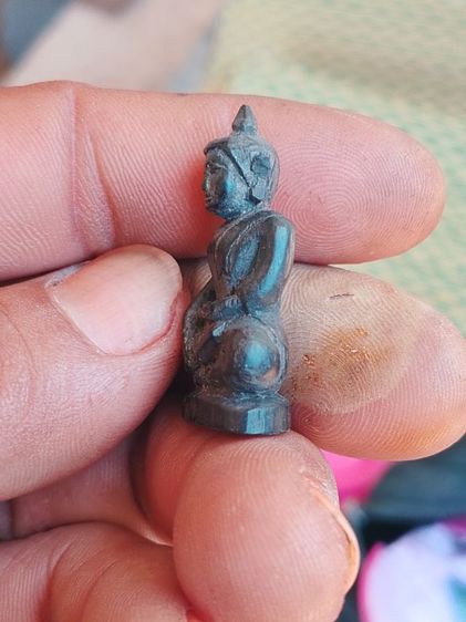 พระเครื่องเนื้อไม้พญางิ้วดำ(ขนาดห้อยคอเก่าเดิมๆ)  รูปที่ 3