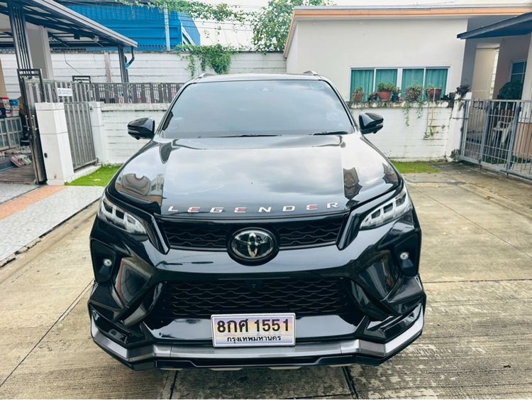 รถ Toyota Fortuner 2.8 Legender Black Top 4WD สี ดำ
