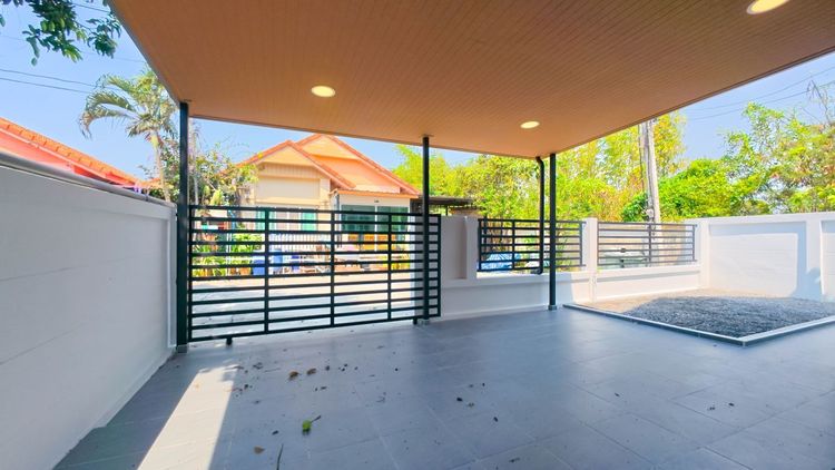 มีบางส่วน ขายบ้านเดี่ยวชั้นเดียว หมู่บ้านเพ็ญศิริเพลส 4 สุวินทวงศ์ 45 เนื้อที่ 37.8 ตรว. 3 ห้องนอน 2 ห้องน้ำ ทำเลหนองจอก รูปที่ 4