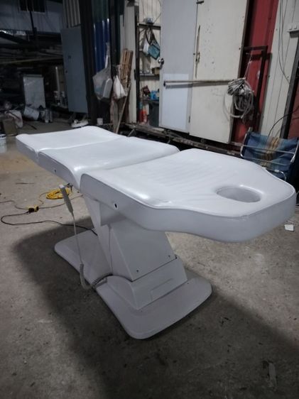 เตียงไฟฟ้ามอเตอร์ปรับระดับ ที่นิยมใช้ในคลินิกศัลยกรรม ร้านสปา ร้านเสริมสวย ร้านสักตัวสักคิ้ว เตียงนวดตัวนวดหน้า รูปที่ 3