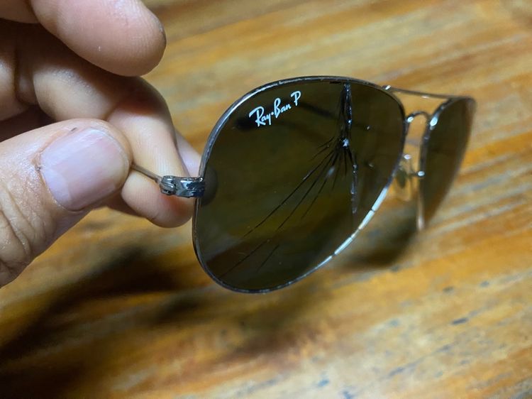 แว่นตากันแดด  เลนส์แตก แต่ กรอบยังใช้ได้ รูปที่ 4