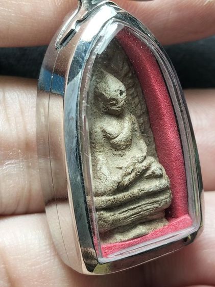 พระรอดลำพูนพิมพ์ใหญ่เนื้อโทนขาวไม่ได้ล้างครับ รูปที่ 3