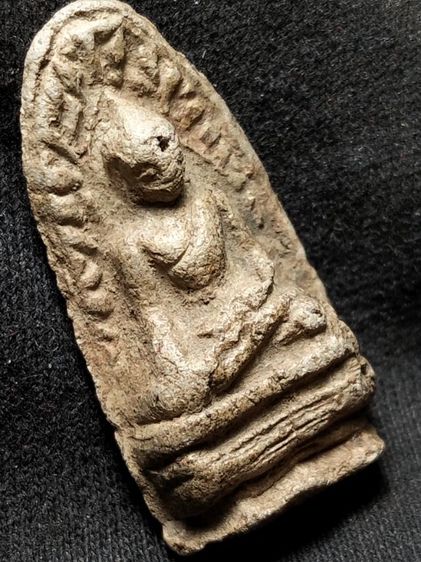 พระรอดลำพูนพิมพ์ใหญ่เนื้อโทนขาวไม่ได้ล้างครับ รูปที่ 17