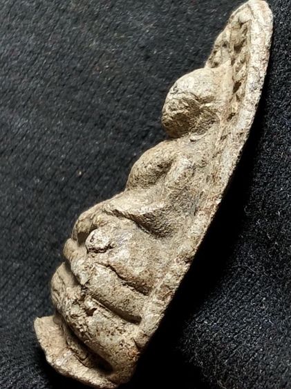 พระรอดลำพูนพิมพ์ใหญ่เนื้อโทนขาวไม่ได้ล้างครับ รูปที่ 13