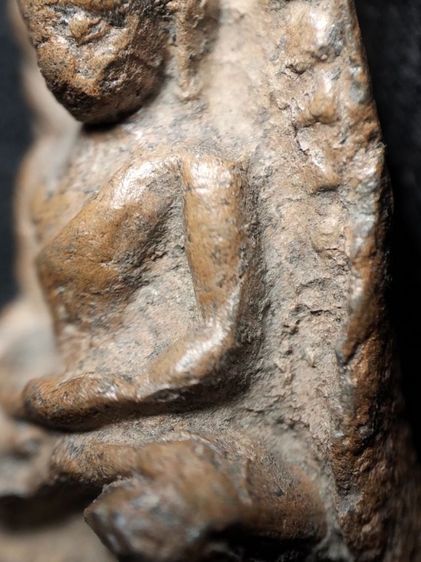 พระรอดลำพูนพิมพ์ใหญ่เนื้อโทนส้มเขียวในครับ รูปที่ 11