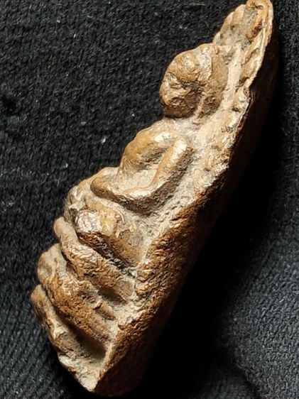 พระรอดลำพูนพิมพ์ใหญ่เนื้อโทนส้มเขียวในครับ รูปที่ 7