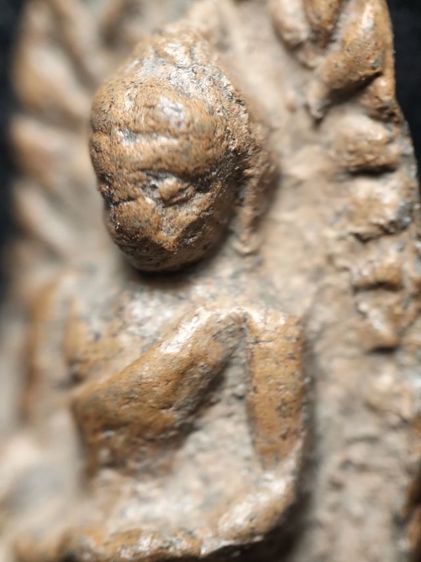 พระรอดลำพูนพิมพ์ใหญ่เนื้อโทนส้มเขียวในครับ รูปที่ 5