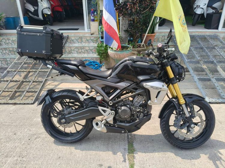 🛵ยังไงก็ขาย CB150R ปี 61 เครื่องดี สีสวย สตาร์ทมือ รถบ้านพร้อมใช้งาน เปลี่ยนน้ำมันเครื่องฟรี ส่งฟรี30กิโล รูปที่ 3