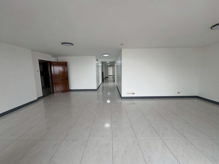 ขายคอนโดศรีวรา แมนชั่น 1 ชั้น 22–23 ทำแลดี เดินทางสะดวก ใกล้MRT ศูนย์วัฒนธรรมแห่งประเทศไทย