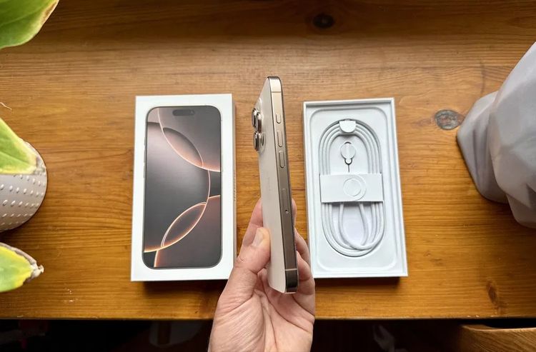 Apple iPhone 16 Pro Max 256GB สี Desert Titanium สภาพเหมือนใหม่ รูปที่ 5