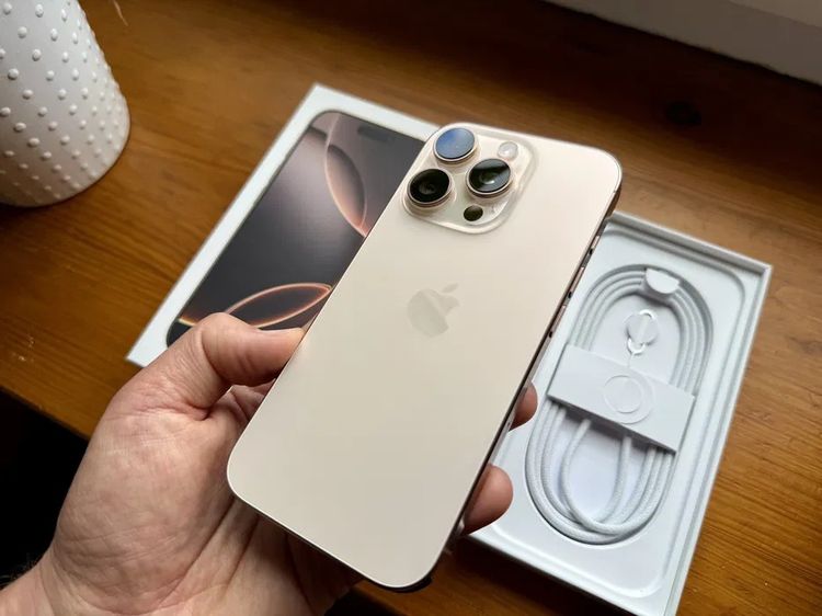 Apple iPhone 16 Pro Max 256GB สี Desert Titanium สภาพเหมือนใหม่ รูปที่ 2