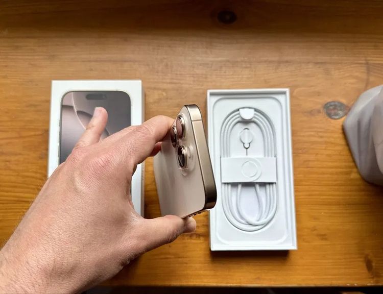 Apple iPhone 16 Pro Max 256GB สี Desert Titanium สภาพเหมือนใหม่ รูปที่ 7