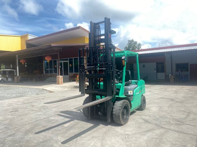 รถฟอร์คลิฟท์ MITSUBISHI รุ่น FD30NT ยก 3ตัน เสาสูง 4เมตร งาสไลด์ รูปที่ 3