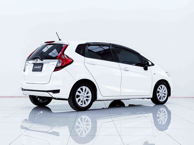 Honda Jazz 2018 1.5 V Plus i-VTEC Sedan เบนซิน ไม่ติดแก๊ส เกียร์อัตโนมัติ ขาว รูปที่ 4