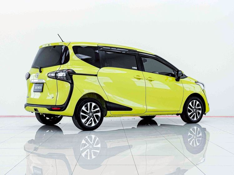 Toyota Sienta 2020 1.5 V Utility-car เบนซิน ไม่ติดแก๊ส เกียร์อัตโนมัติ เขียว รูปที่ 4